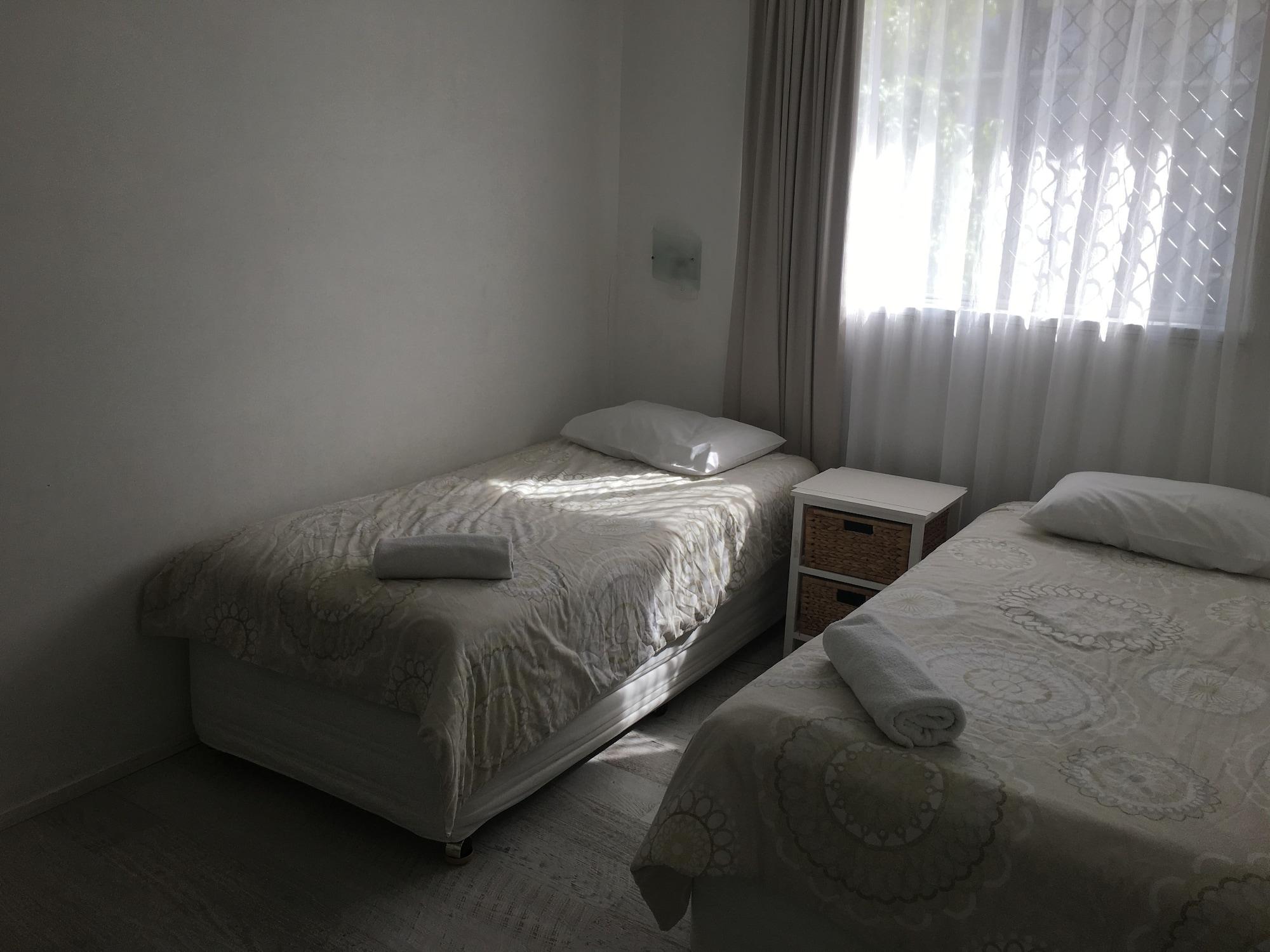 Merrima Court Holidays Калаундра Экстерьер фото