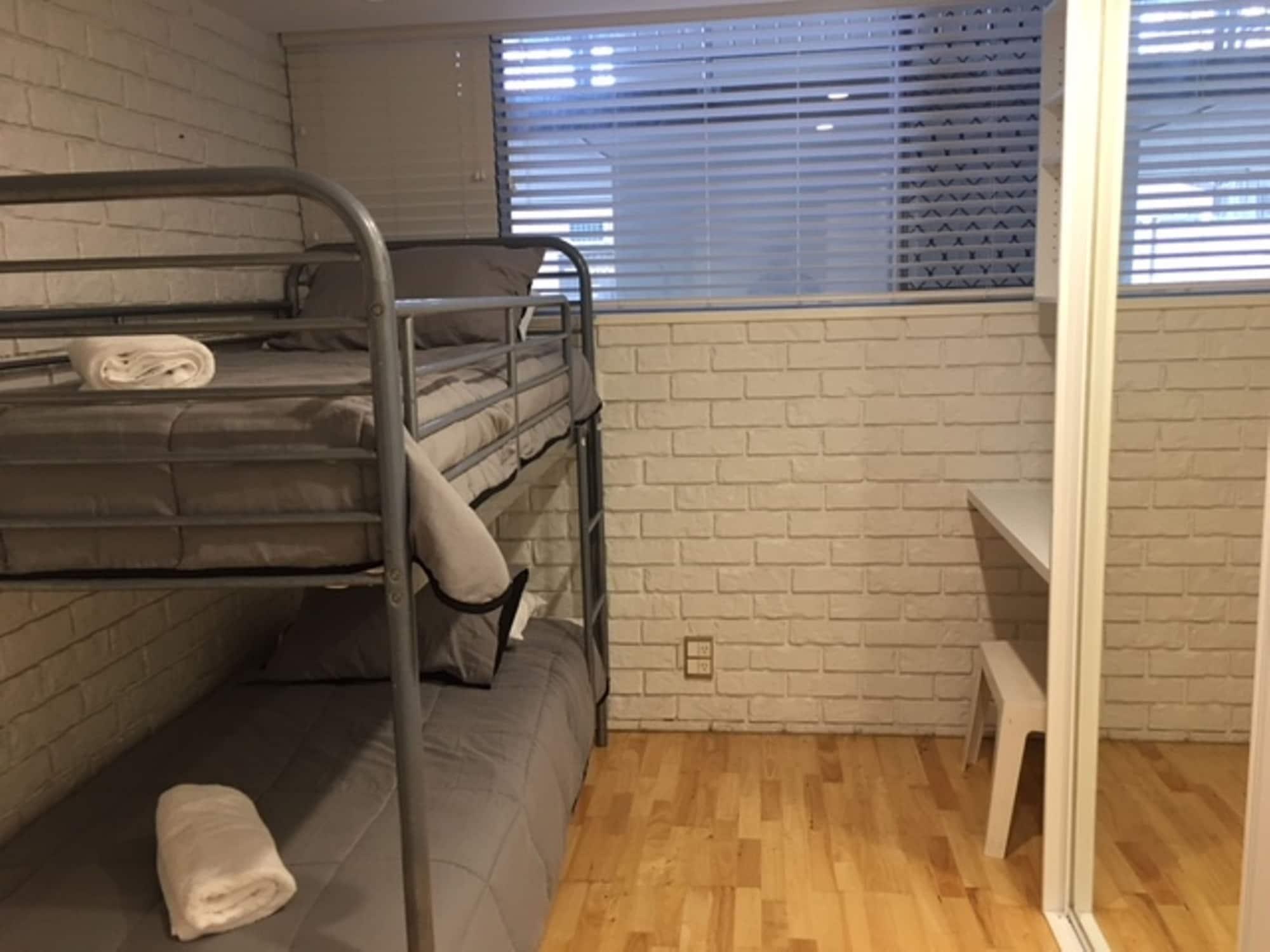 Merrima Court Holidays Калаундра Экстерьер фото