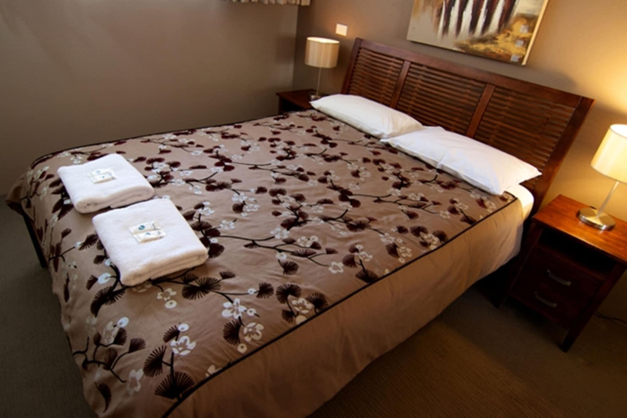 Merrima Court Holidays Калаундра Экстерьер фото