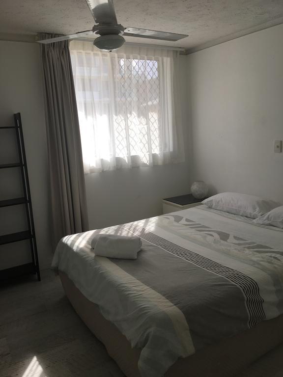 Merrima Court Holidays Калаундра Экстерьер фото