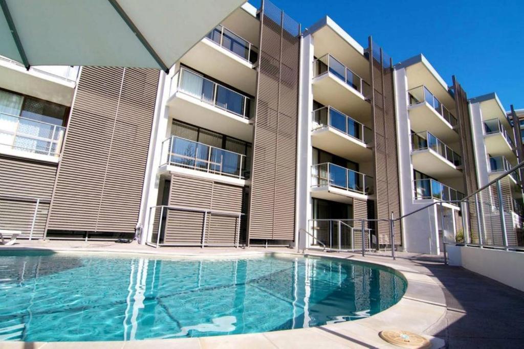 Merrima Court Holidays Калаундра Экстерьер фото