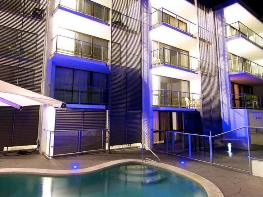 Merrima Court Holidays Калаундра Экстерьер фото