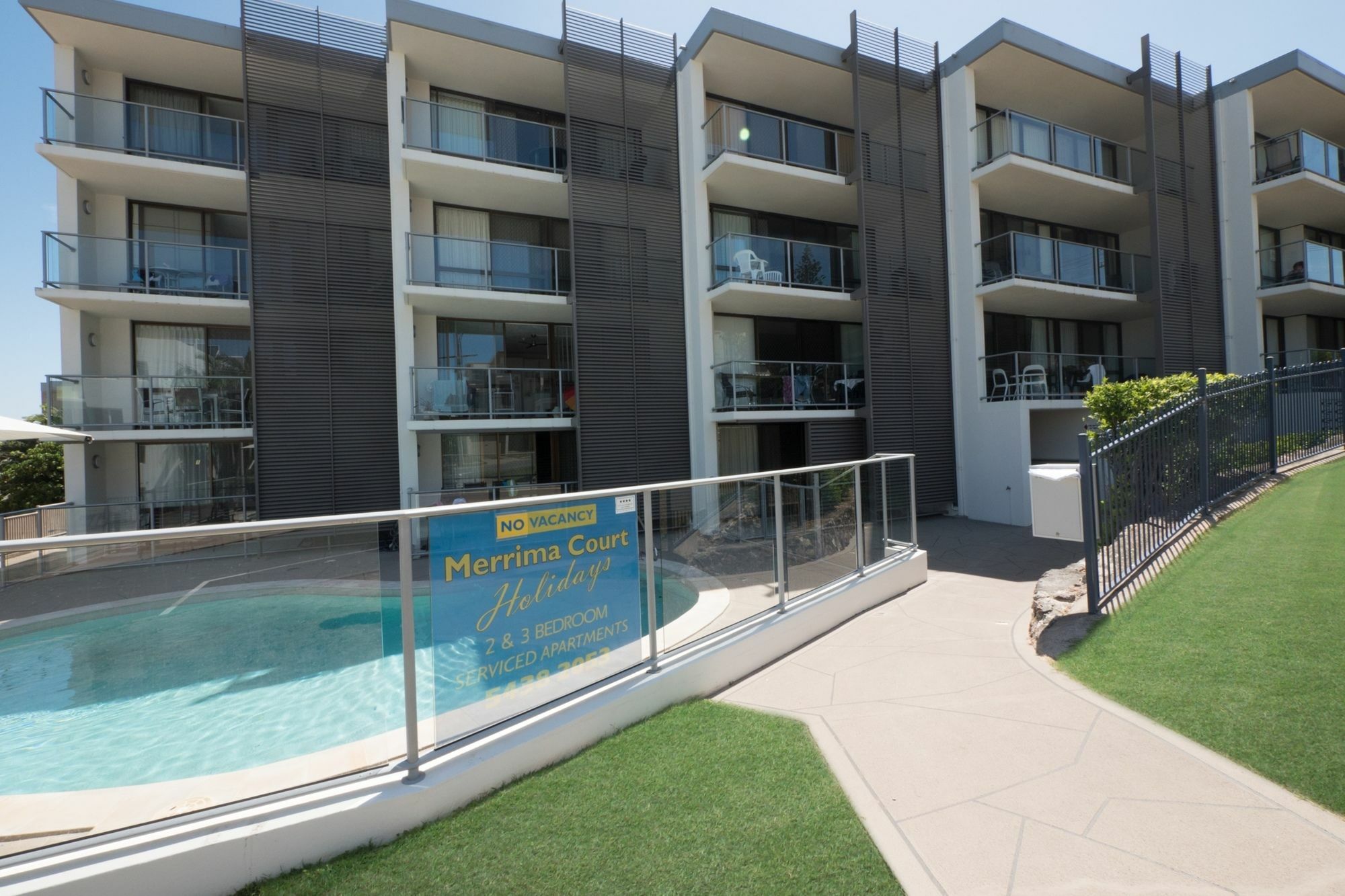 Merrima Court Holidays Калаундра Экстерьер фото